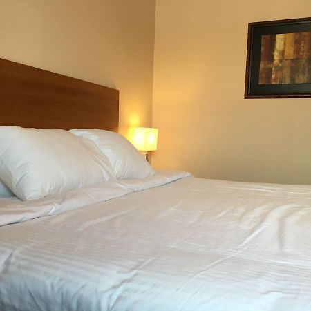 Bulldog Inns Sundre Extérieur photo